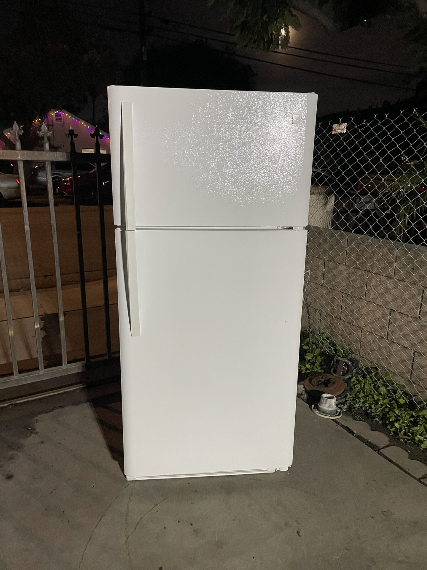 Frigidaire Refrigerator 18 Cu Ft 