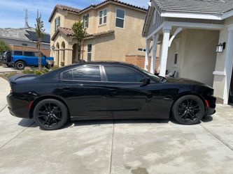 2017 Dodge Charger R/T – Black on Black 🖤🔥