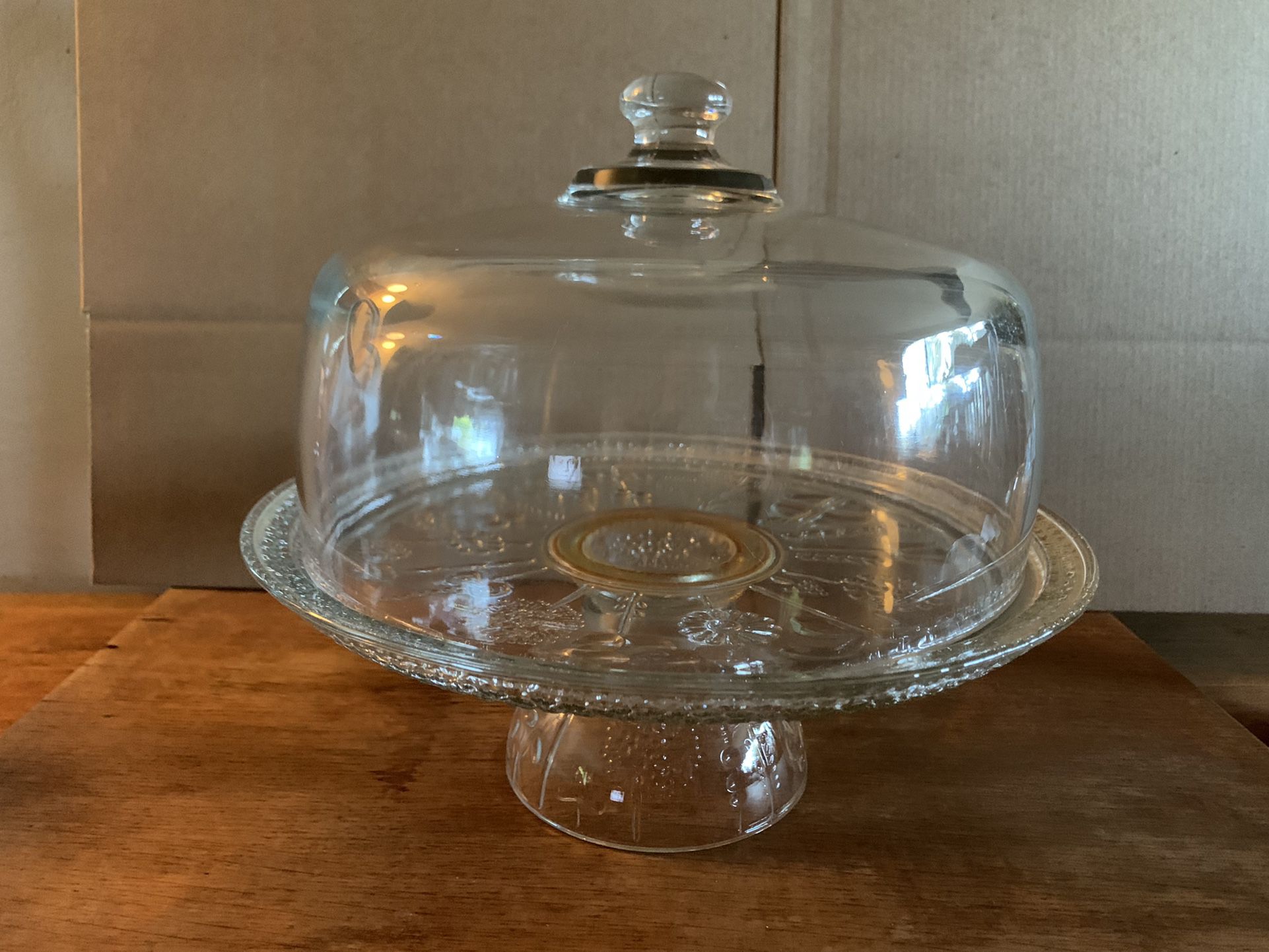 Beautiful Vintage Glass Cake Dish