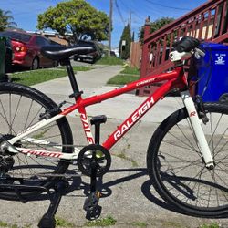 Raleigh Mountain Bike 24"Tires 
Great Condition Ready to Ride 