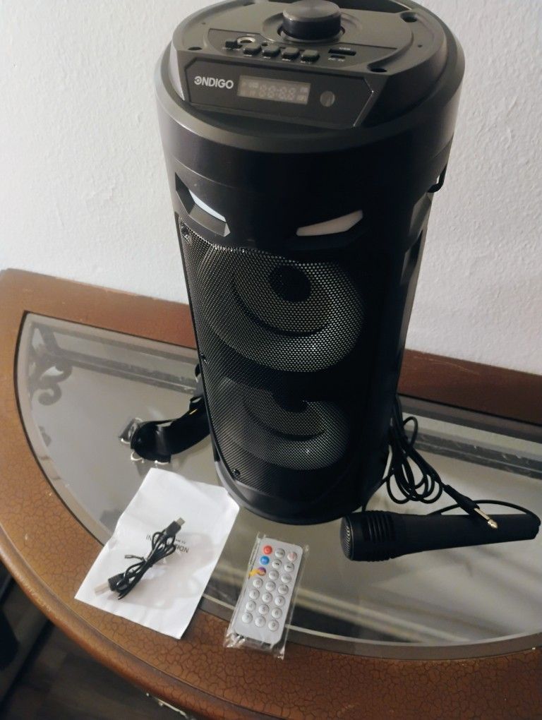 Portable Wireless Led - Lit Bluetooth In Speaker $40