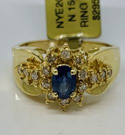 14 karat solid yellow gold diamonds & BLUE Sapphire 💍 cocktail Ring