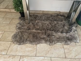 Faux fur rug