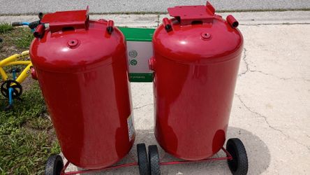 Selling ( 2 ) Empty  Air Receiver / compressor Tanks excellent condition.both for $80