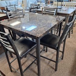 5 Pc. Dining Room Set 