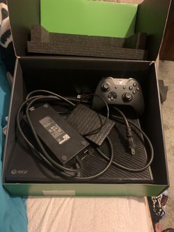 Black Xbox One Original W/ 1 T Hard Drive