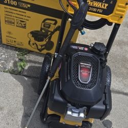 3109 Dewalt Power Washer Gas  Motor Honda 