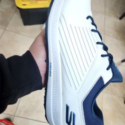 Brand new Skechers Men's Size 10