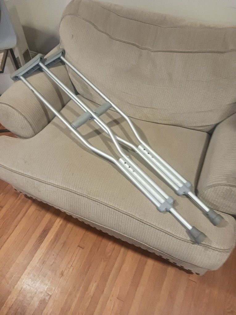 Aluminum Crutches