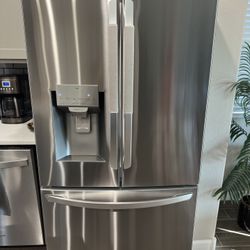 LG 28 cu. ft. 3 Door French Door Refrigerator 