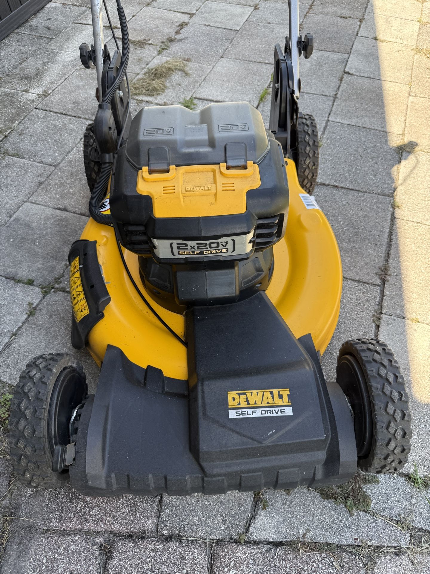 DeWalt 2x20V Lawn Mower