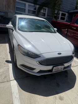 Ford fusion 2017 SE HYBRID