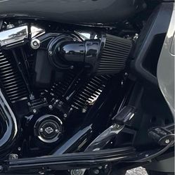 Milwaukee 8 Big Sucker Air Intakes 