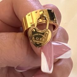 Brand new size 6 Love lock ring 