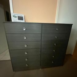 12 Drawer Dresser /Comoda 12 Cajones