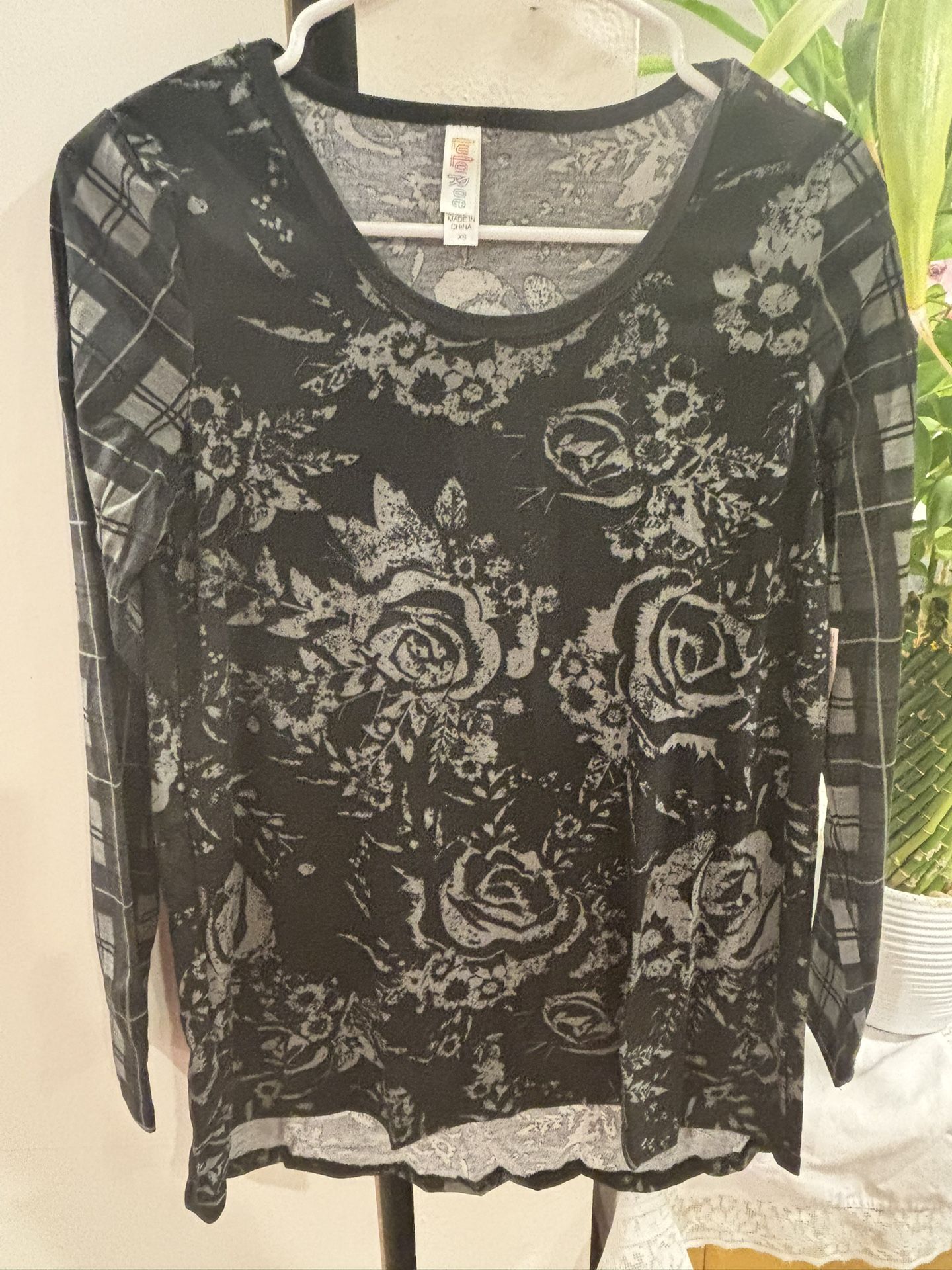 Lularoe Lynnae Shirts