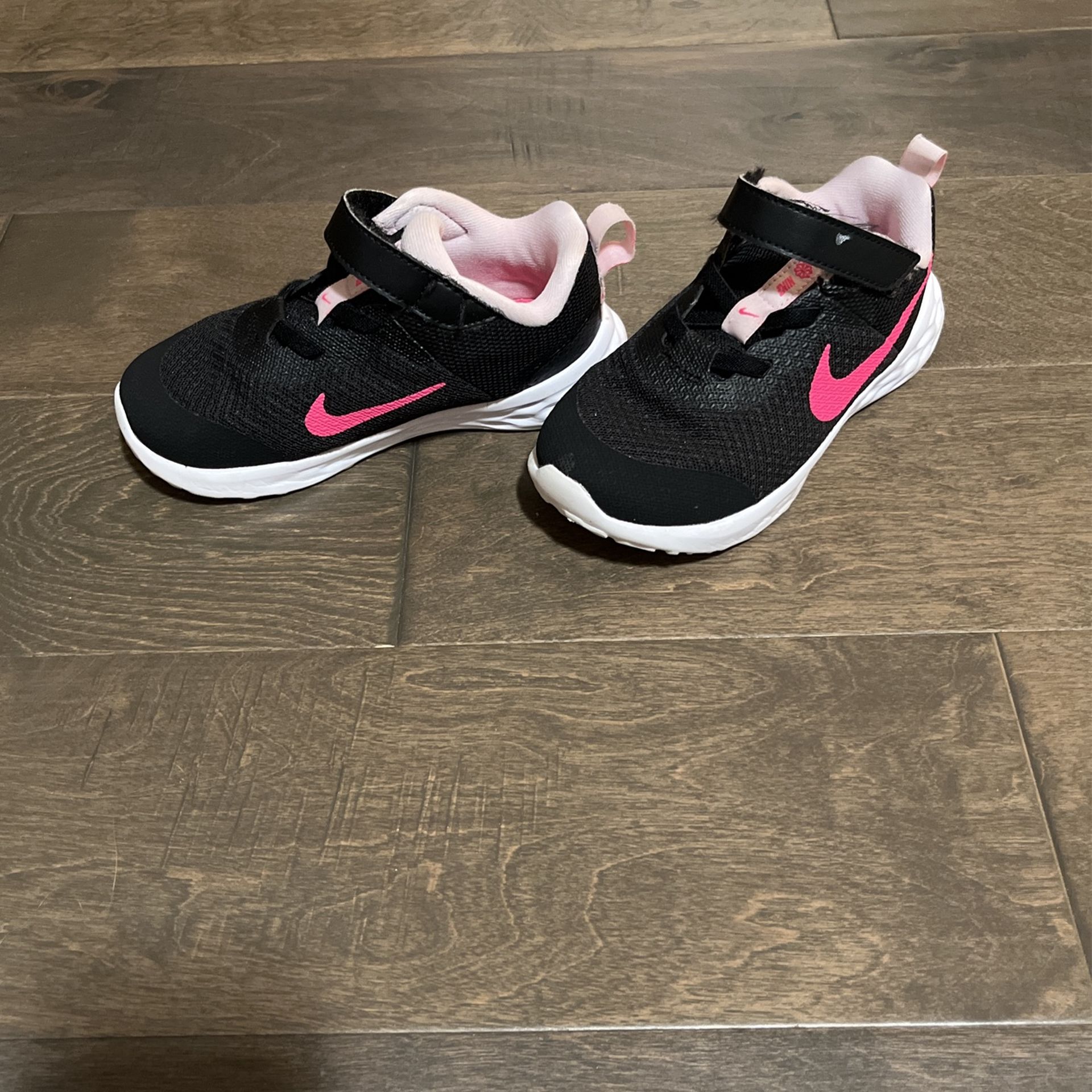 NIKE Like New Toddler Girl Boy Tennis Shoes - Size 10