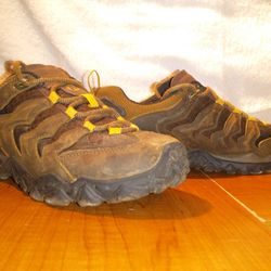 Merrell Moab 2 Vented Hiking shoe Men's size 8.5