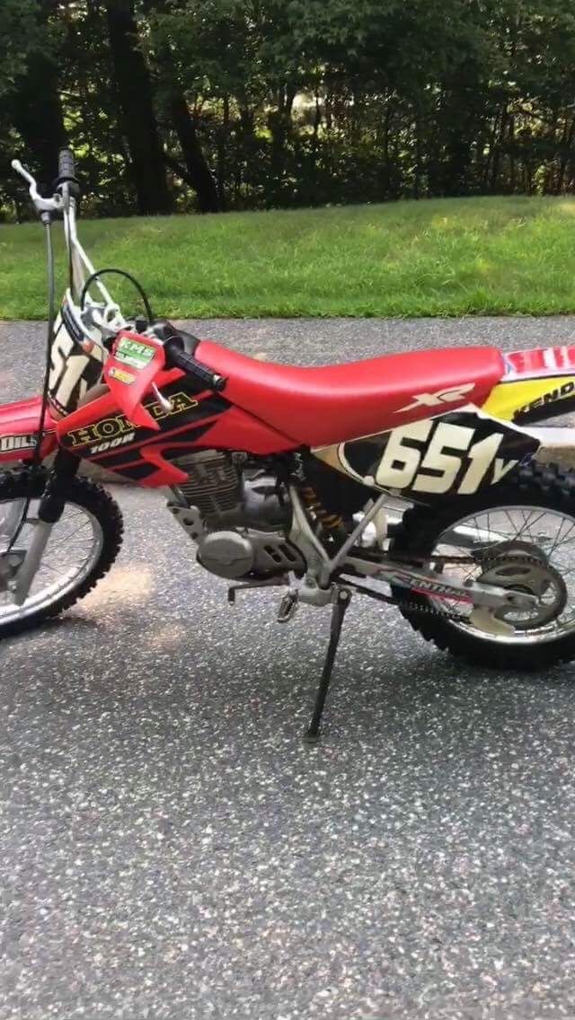 Xr100 honda black and red dirt bike