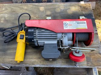 Central Machinery 880 lb Electric Hoist