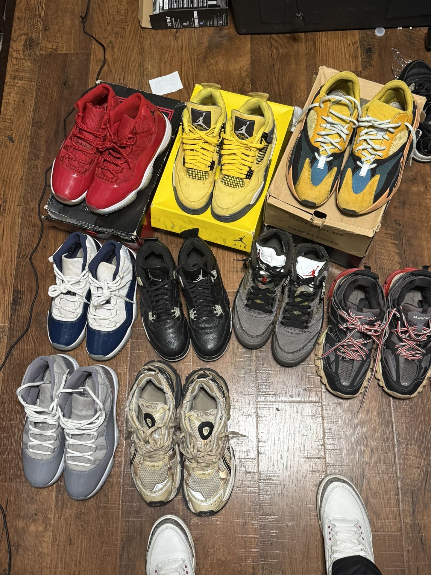 Jordan 11s , 4s , Off Whites GETTING ALL GONE