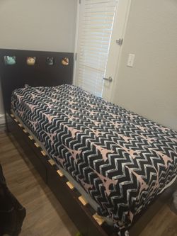 Free Twinbed frame and mattress