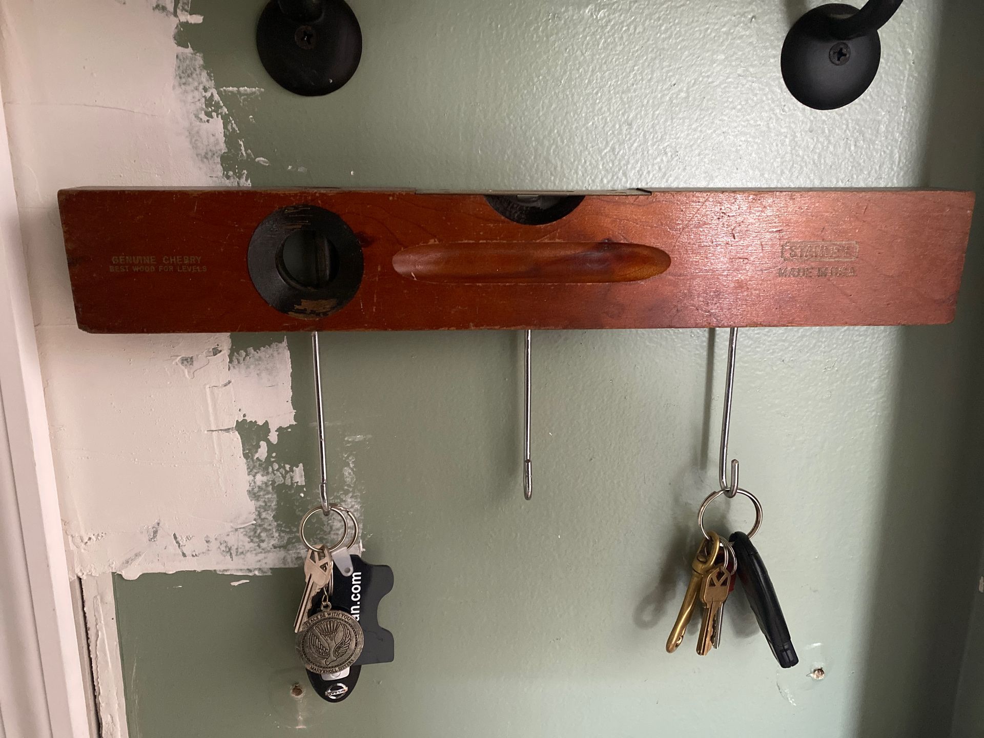 Stanley cherry wood level key racck