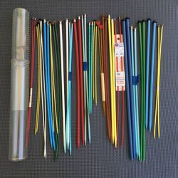 Large Lot 21 Vintage Straight Knitting Needles with Adjustable Case