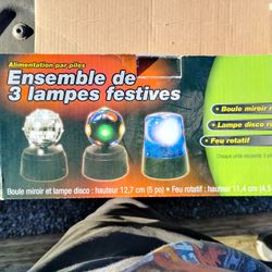 I Know There's Three On The Box But There's Only Two In The Box 10 Bucks