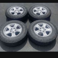 4 - 245/75r17 Jeep Wrangler Rim Wheels 5x5 5x127 W 70% Tire Treads!!!!!!