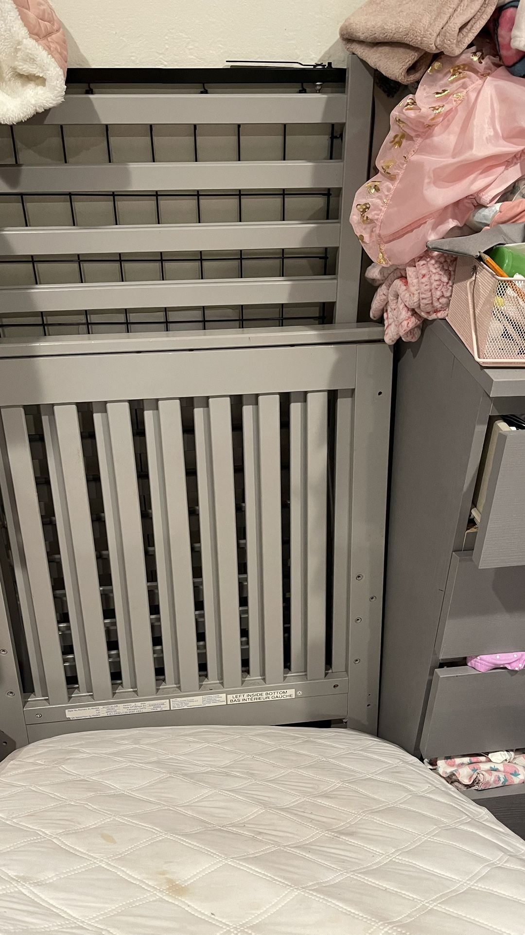 Grey Delta Crib