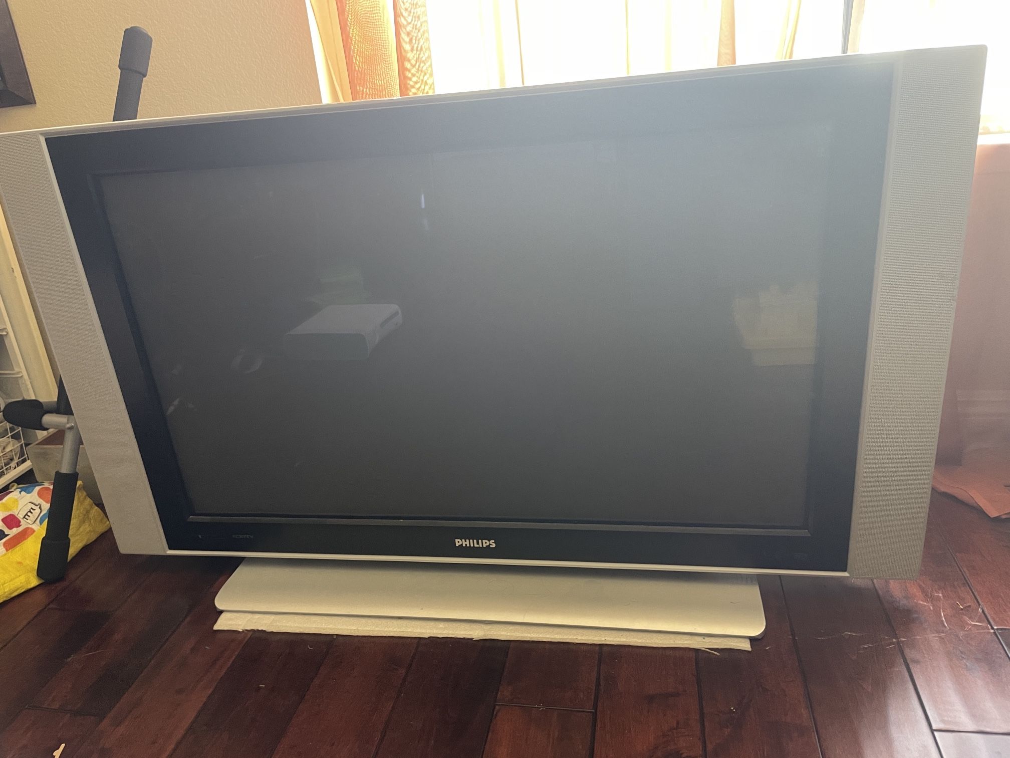 phillips AMBILIGHT TV 100 42pf9630A/37