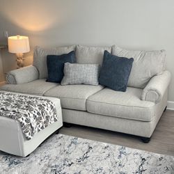 Broyhill Dolomite Linen Sofa