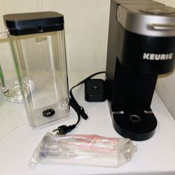 Keurig ICE And HOT Coffee Machine $10.00 OBO Never Used 