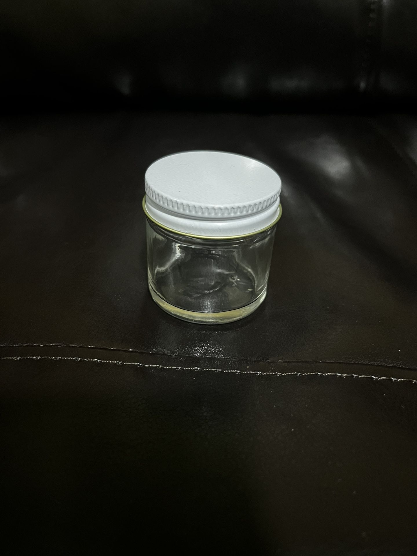 1 Oz Glass Jars w/ lid (24)