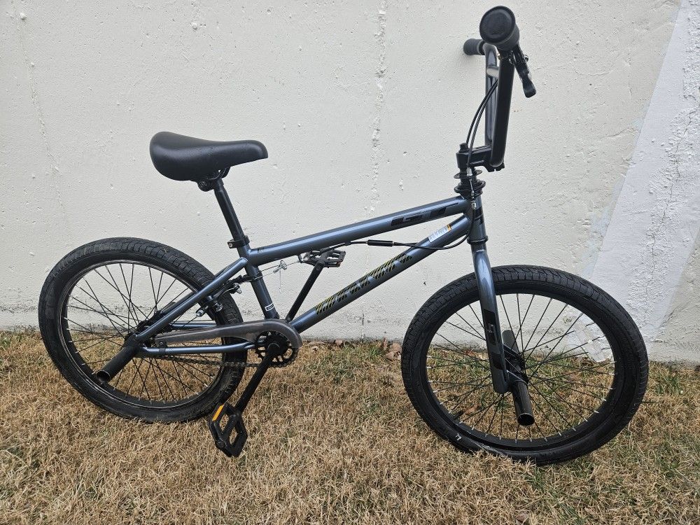 GT Bank BMX Bike
