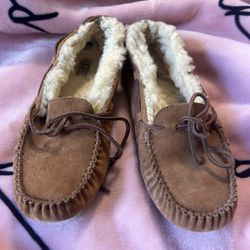 Ugg Women Slippers Size 8