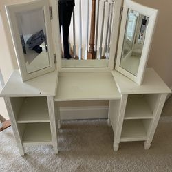 Pottery Barn Kids Madeline Play  Vanity Set With Stool