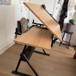 Art Desk 