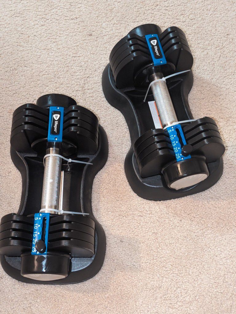 Brand New Adjustable Dumbbells (Up To 25 Lbs)