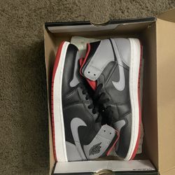 Jordan 1 Mid Size 10.5