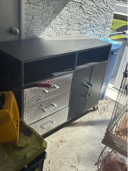 Free dresser
