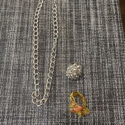 2 Rings And A Necklace 