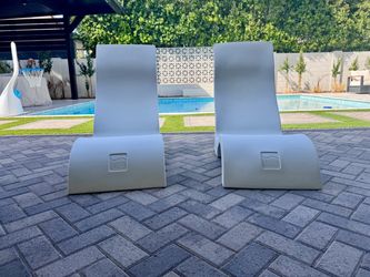Ledge Signature Pool Chair