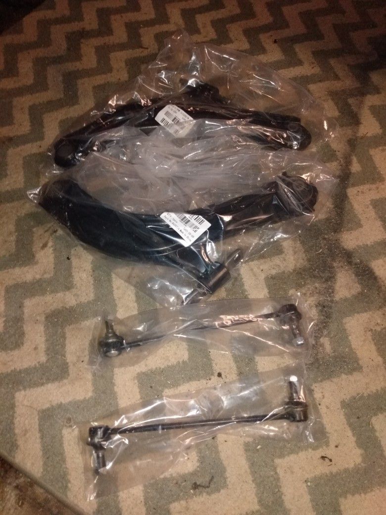 07-12 Sentra Control Arms/ Stabilizer Bars.