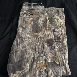 Camo baggy pants