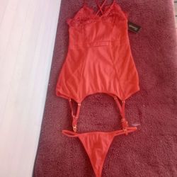 Frederick's of Hollywood 2pc. Red lingerie set  Size Medium 