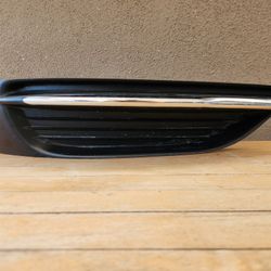 2011-2014 Chrysler 200 Right Fog Lamp Cover ORIGINAL