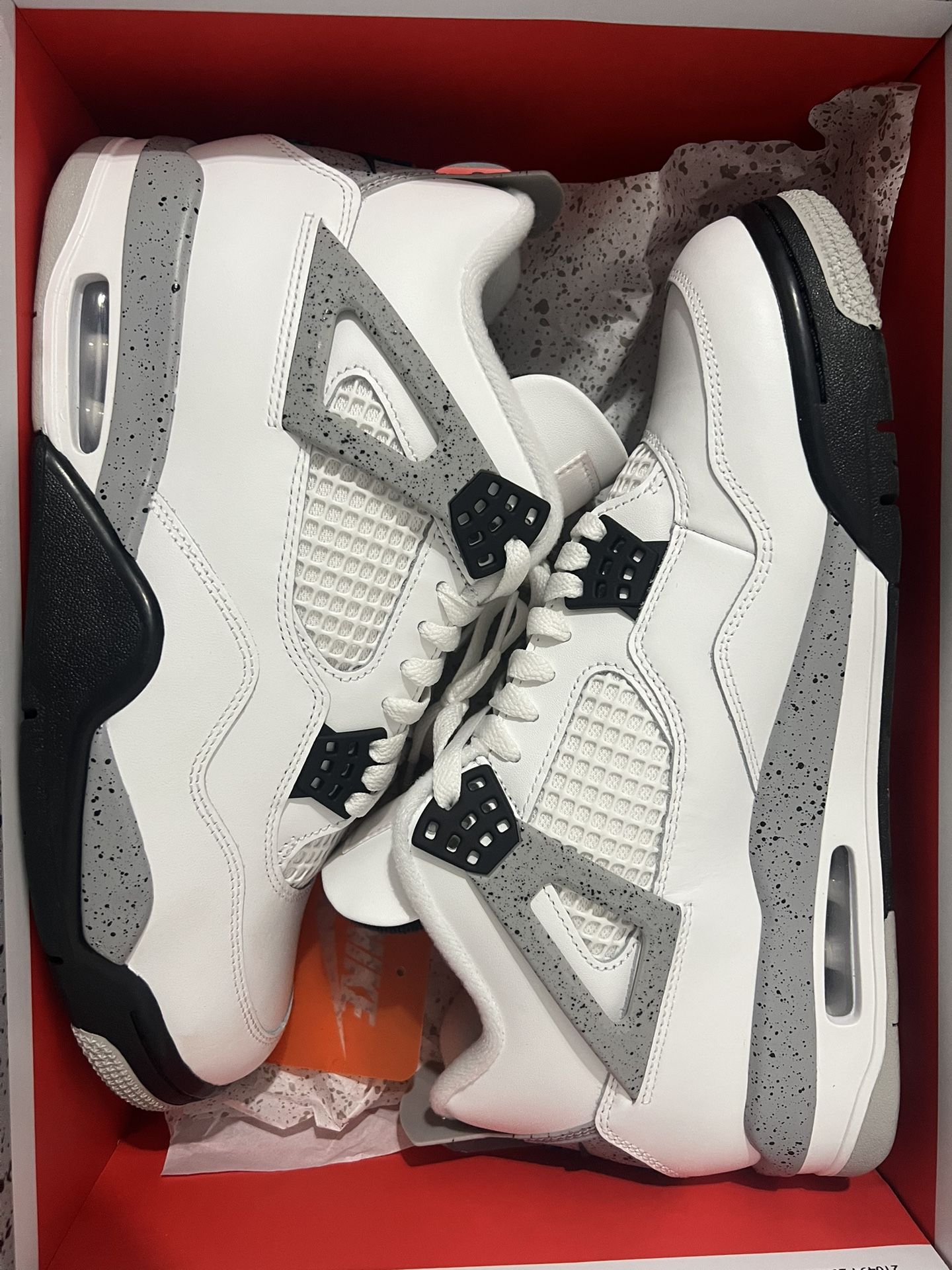Retro Jordan 4 Cement