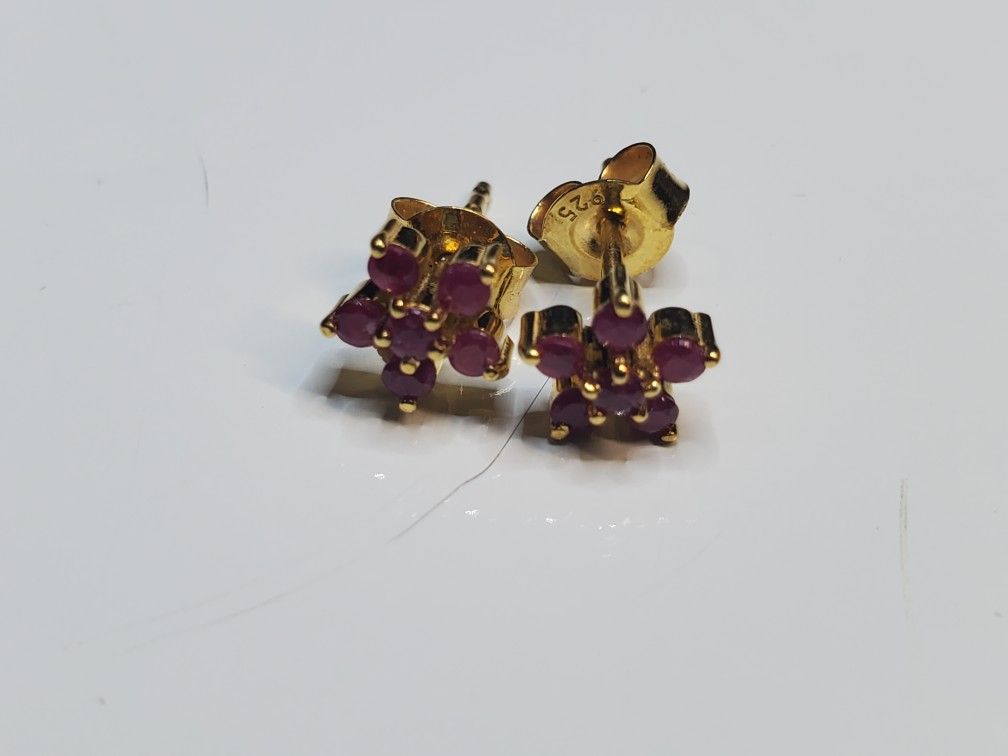 Wedding 925 Gold Vermeil 0.54 Ct Natural Ruby Small Baby Stud Earring, Estate, Vintage